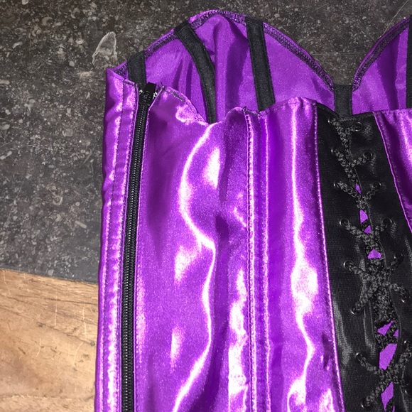 Purple corset size 32 EUC - Picture 3 of 3